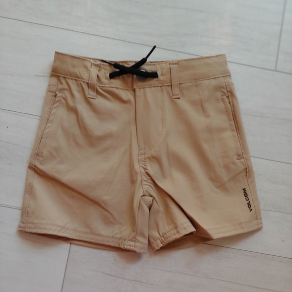 VOLCOM NEW Toddler Pocket Tee & Chino Shorts - Picture 6 of 13